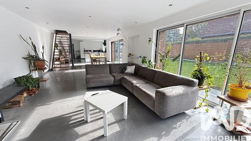 Maison - 280 m² - 9 pièces