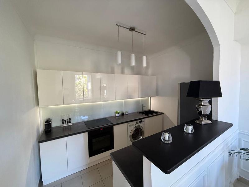 Appartement - 80 m² - 3 pièces