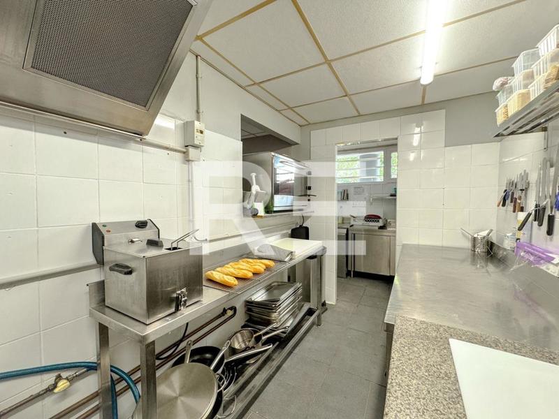 Local commercial - 109 m² - 6 pièces