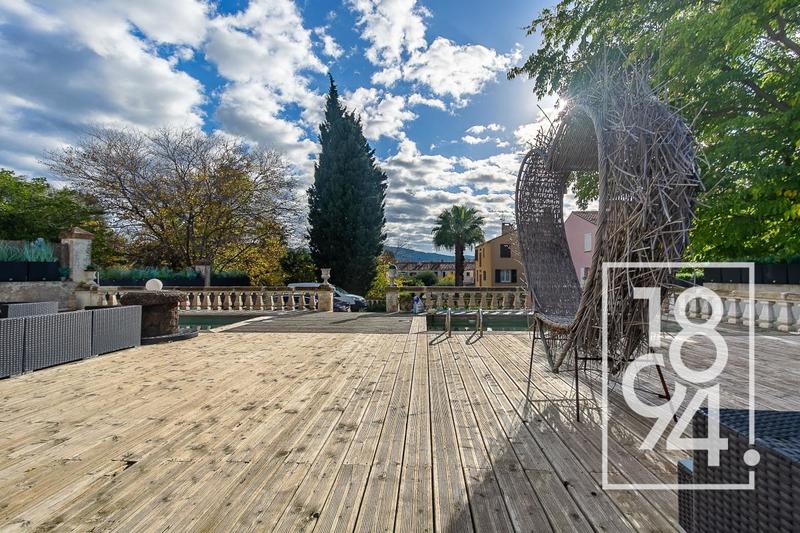 Propriété - 160 m² - 6 pièces