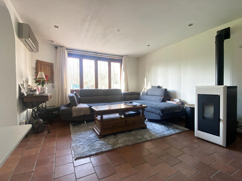 Maison - 220 m² - 6 pièces