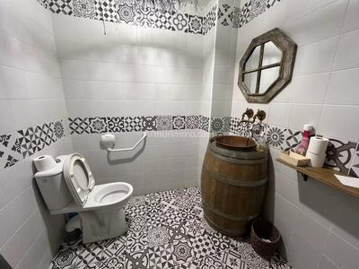 Magasins - 138 m² - 4 pièces