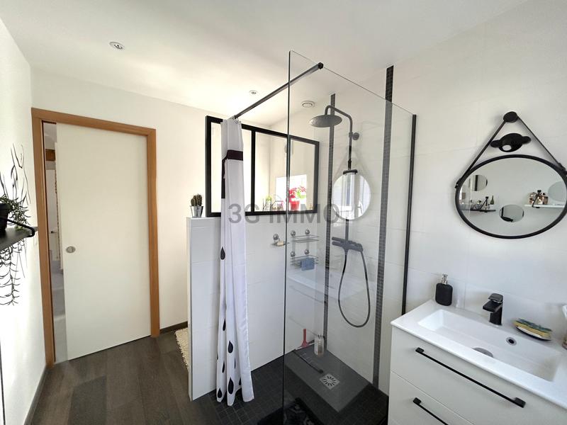 Maison - 210 m² - 6 pièces