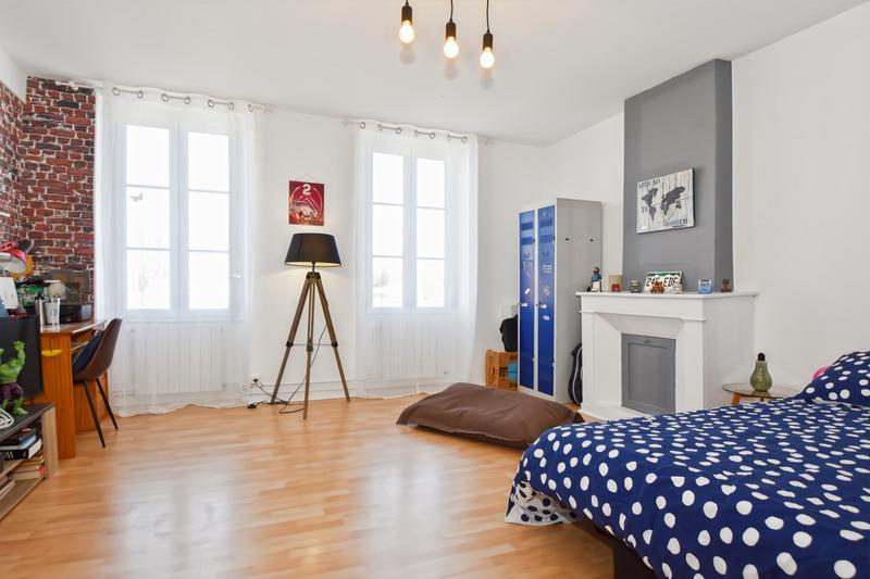 Maison - 206 m² - 7 pièces