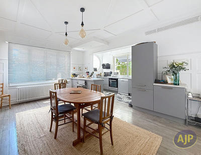 Maison - 149 m² - 7 pièces