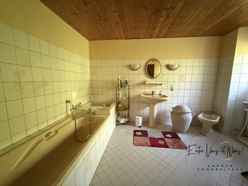 Maison ancienne - 257 m² - 9 pièces