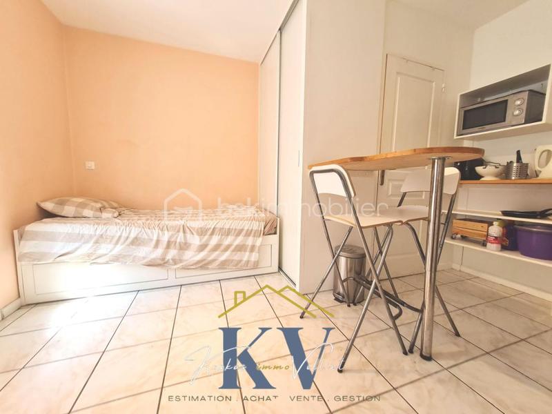 Studio - 86 m² - 5 pièces