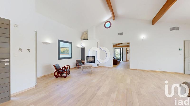 Maison - 220 m² - 7 pièces