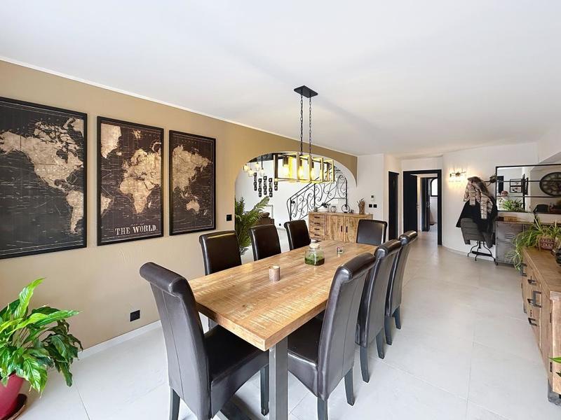 Villa - 210 m² - 6 pièces