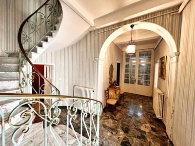 Maison - 212 m² - 5 pièces