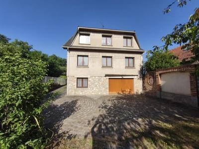 Maison - 183 m² - 10 pièces
