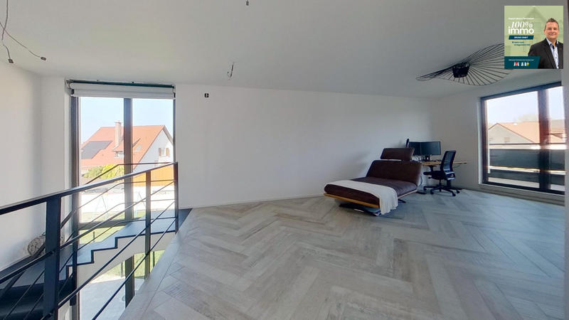 Maison - 215 m² - 6 pièces