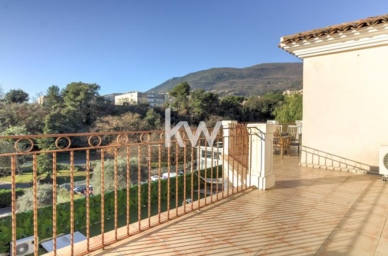 Maison - 158 m² - 6 pièces