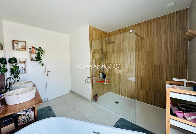 Maison - 330 m² - 14 pièces