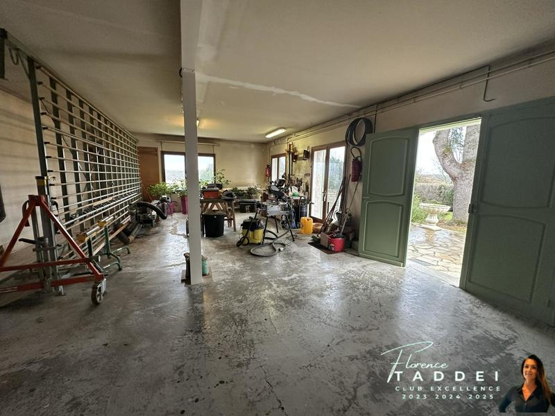 Maison - 200 m² - 7 pièces