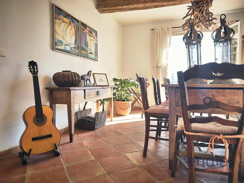 Maison - 221 m² - 5 pièces