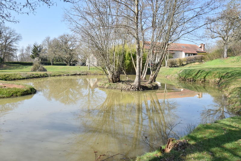 Maison - 330 m² - 7 pièces