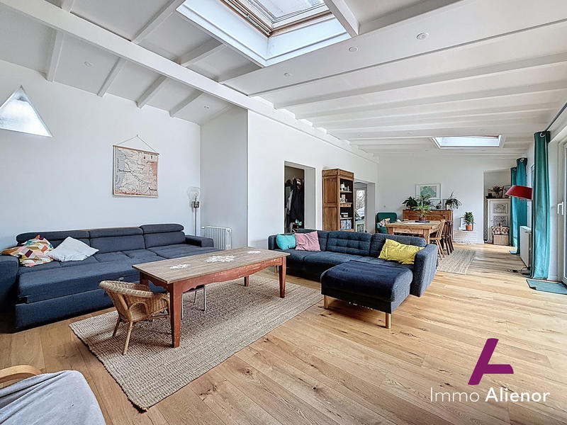 Maison ancienne - 215 m² - 8 pièces