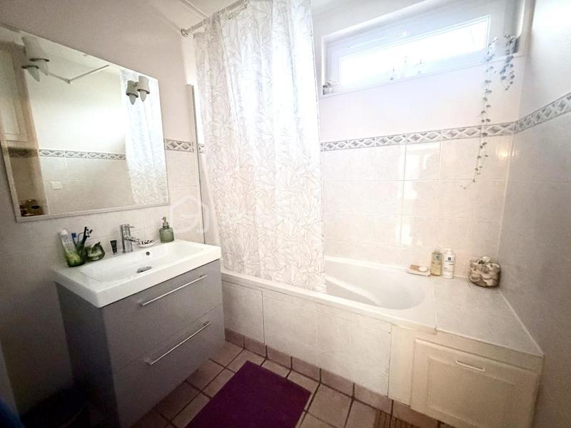 Maison traditionnelle - 80 m² - 4 pièces