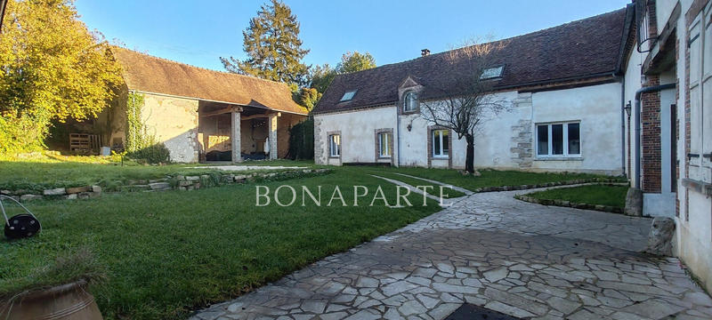 Maison - 285 m² - 9 pièces