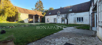 Maison - 285 m² - 9 pièces