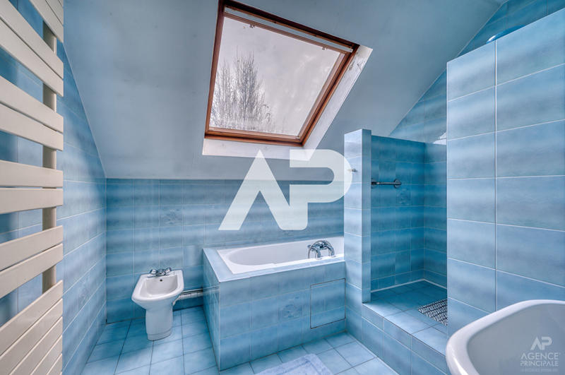 Maison - 171 m² - 7 pièces