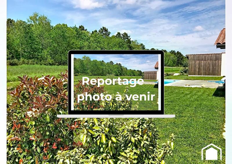 Maison - 371 m² - 9 pièces