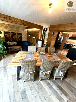 Maison - 174 m² - 9 pièces