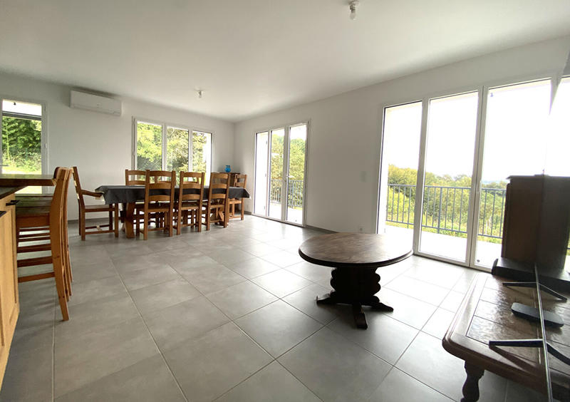 Maison - 102 m² - 4 pièces