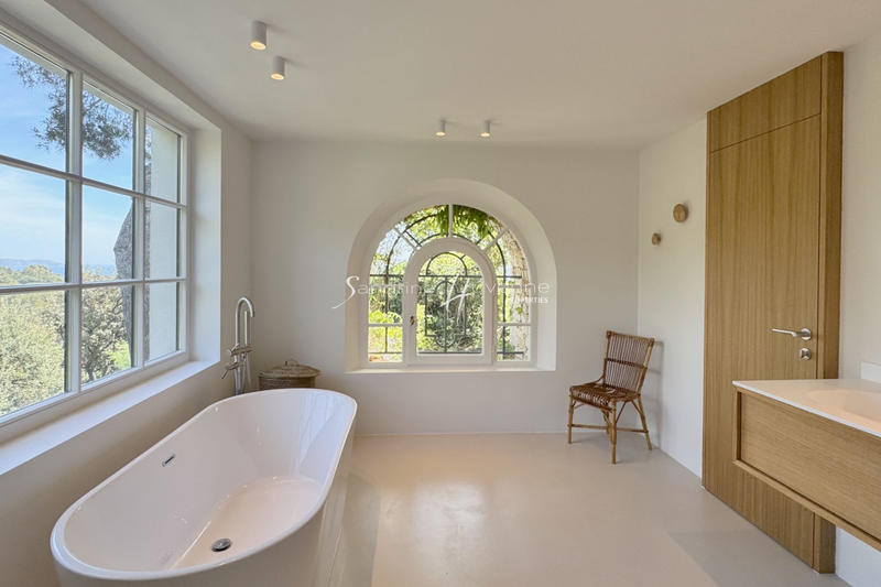 Villa - 370 m² - 7 pièces