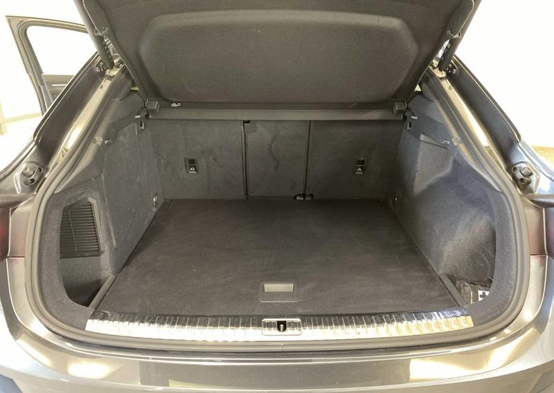 Audi Q3 Sportback 45 TFSIe 245 s-Line Hybride Rechargeable / Caméra de Recul Sieges et Coffre Elec Jantes 20"