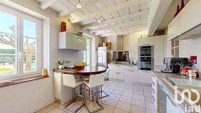 Maison - 242 m² - 6 pièces