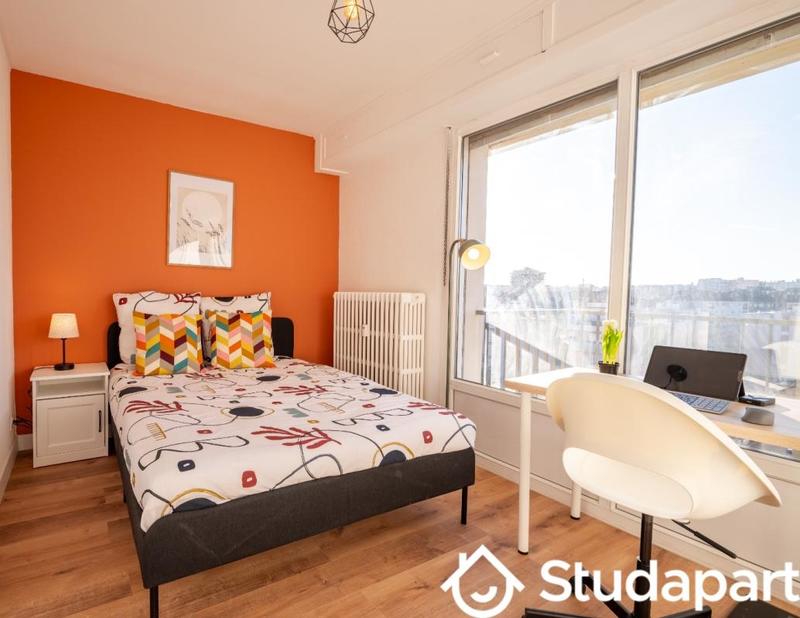 Chambre - 14 m² - 1 pièce