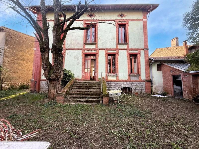 Maison - 210 m² - 7 pièces