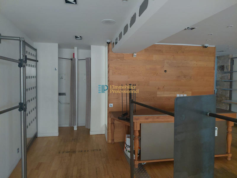 Local commercial - 174 m² - 6 pièces