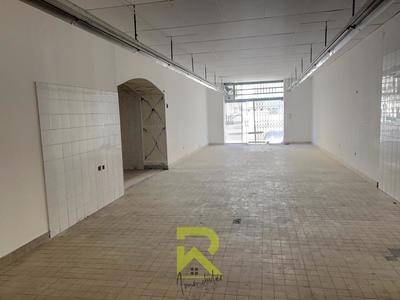 Local commercial - 200 m² - 4 pièces