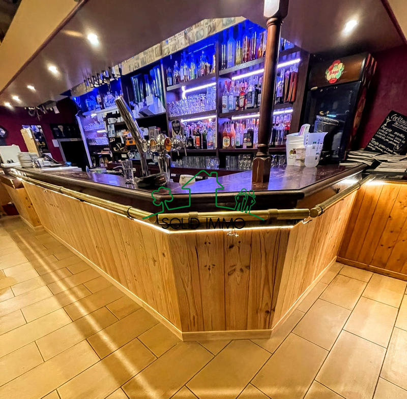 Fonds de commerce - Magasins - 131 m²