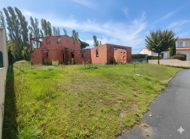 Terrain constructible - 765 m²