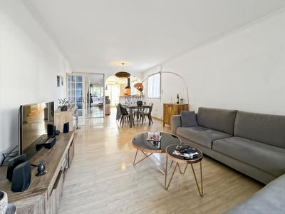 Appartement - 81 m² - 3 pièces