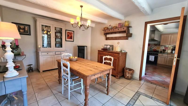 Maison - 122 m² - 8 pièces