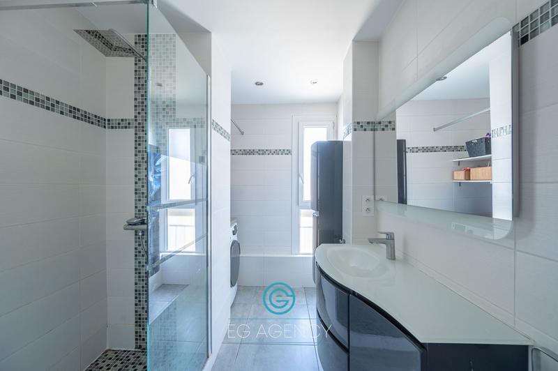 Appartement - 98 m² - 4 pièces