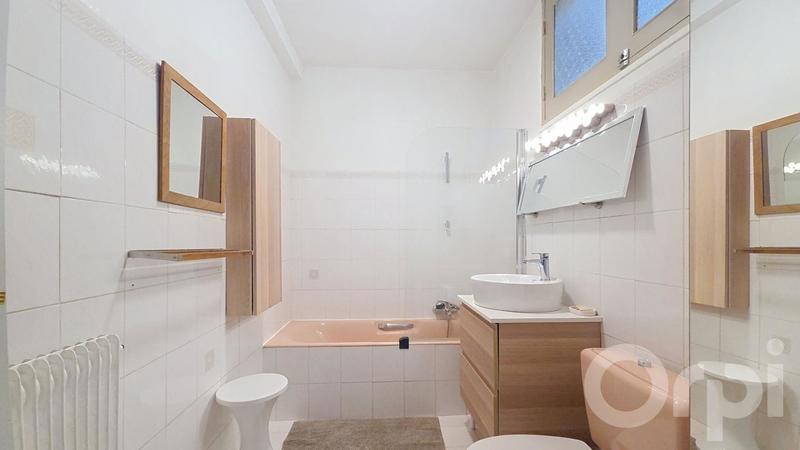 Appartement - 80 m² - 3 pièces