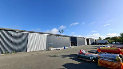 Entrepôt - 1 850 m²