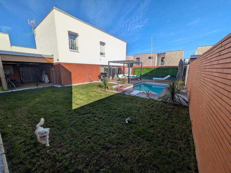 Maison - 95 m² - 4 pièces