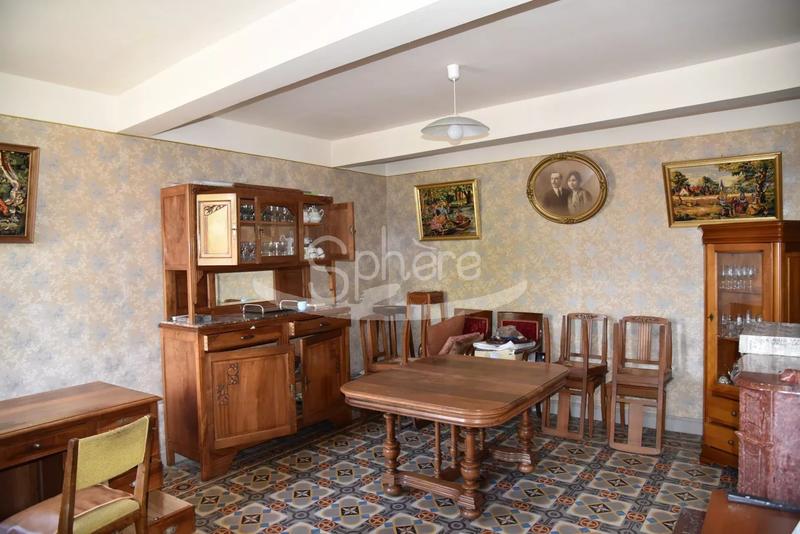 Maison - 162 m² - 9 pièces