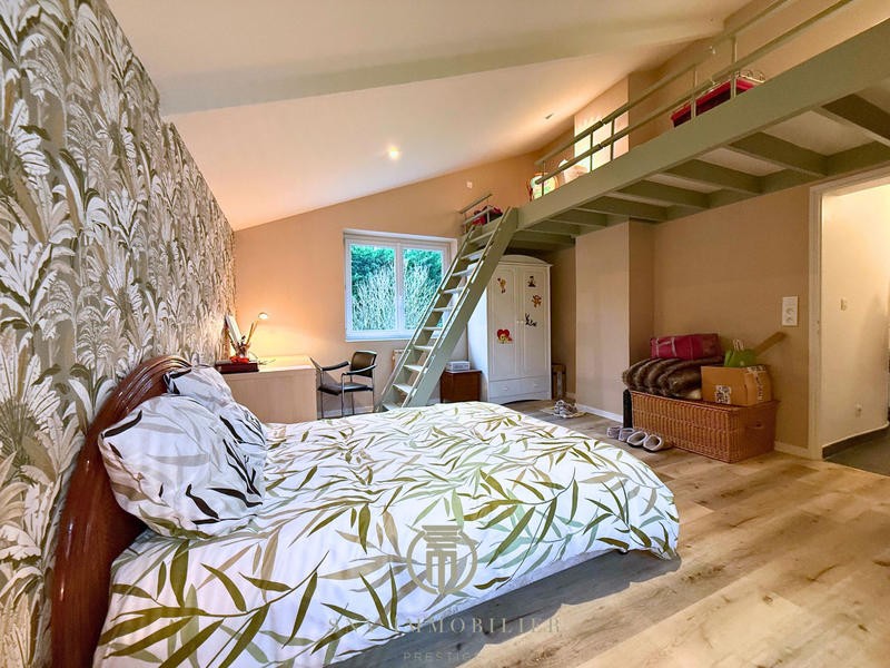 Villa - 247 m² - 7 pièces