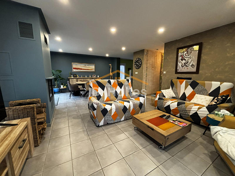 Maison - 162 m² - 8 pièces