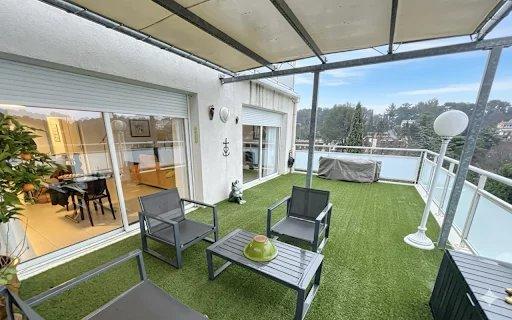 Appartement - 90 m² - 3 pièces