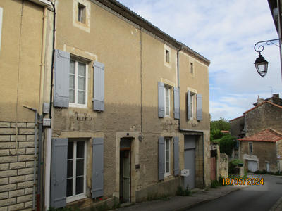 Maison - 262 m² - 9 pièces