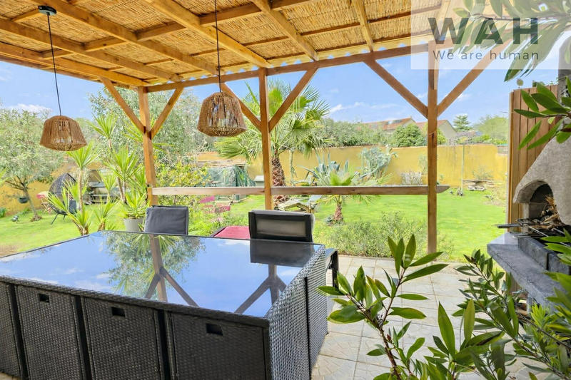 Maison - 111 m² - 4 pièces